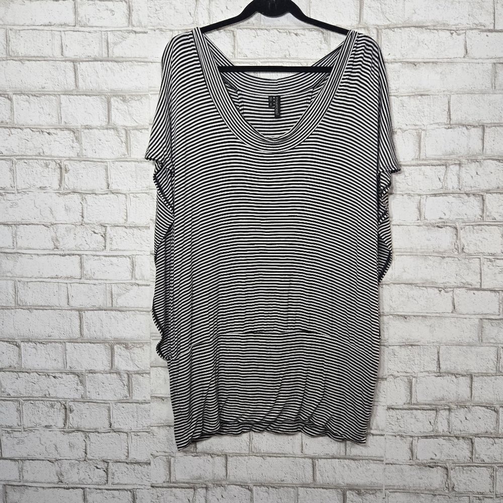 Maurices‎ black/ white stripe top